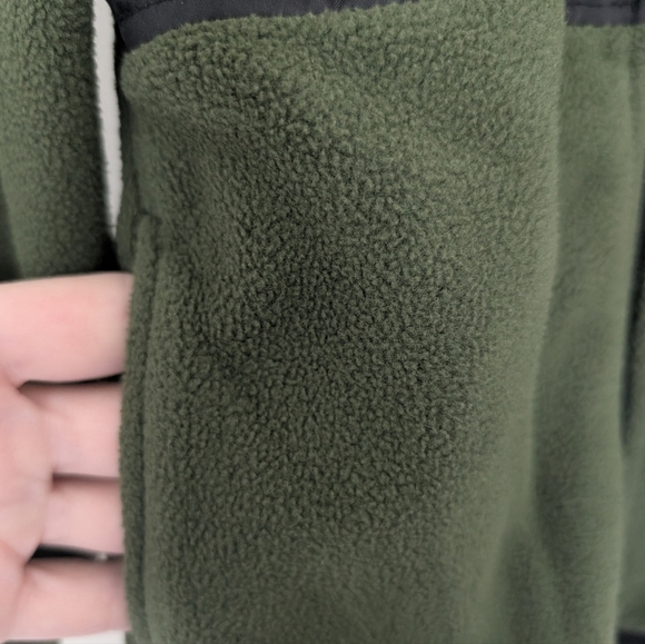 Disney Yoda Star Wars Jacket Sz 3T Lightweight Green/ Black Unisex Fleece Zip up - Picture 3 of 8